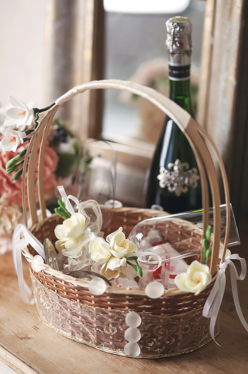 Свадебные цветы и аксессуары из легкой глины. Свадебный пример.