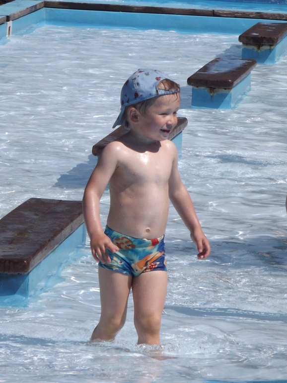 А мы купальный сезон открыли