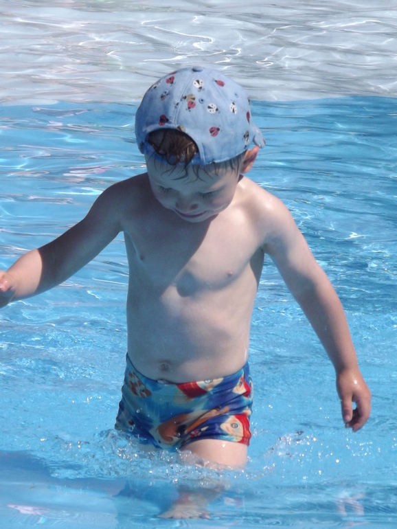 А мы купальный сезон открыли