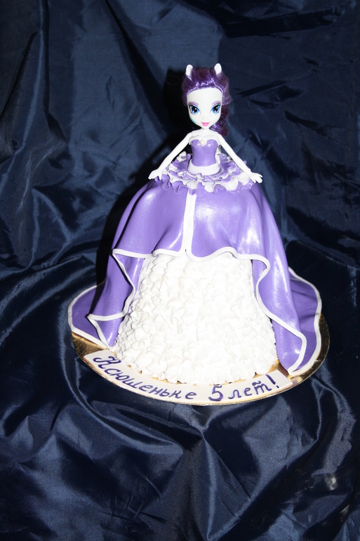 "Пони" в платье