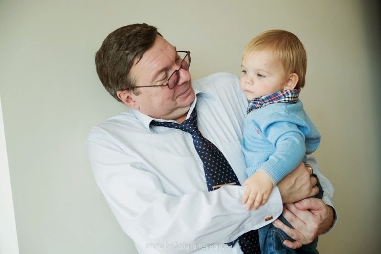 Бабушки и дедушки с внуками
