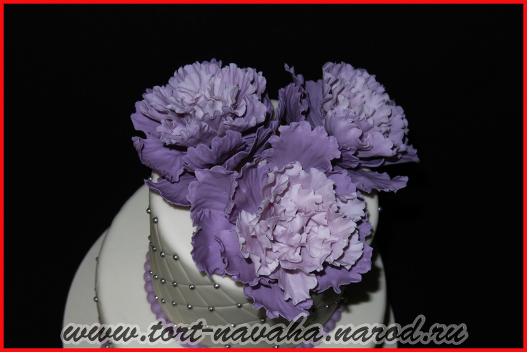 Свадебные торты с пионами