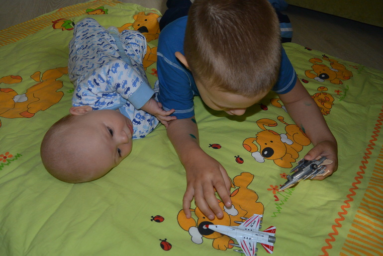 Ваня и игрушки