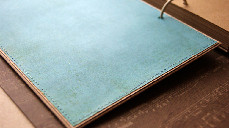 Шоколад в бирюзовой глазури!