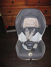 Продам кроватку Гандылян Людмила, Автокресло Чикко Б/у.