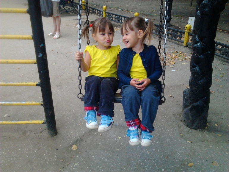 у меня есть 2 куклы - и они растут))