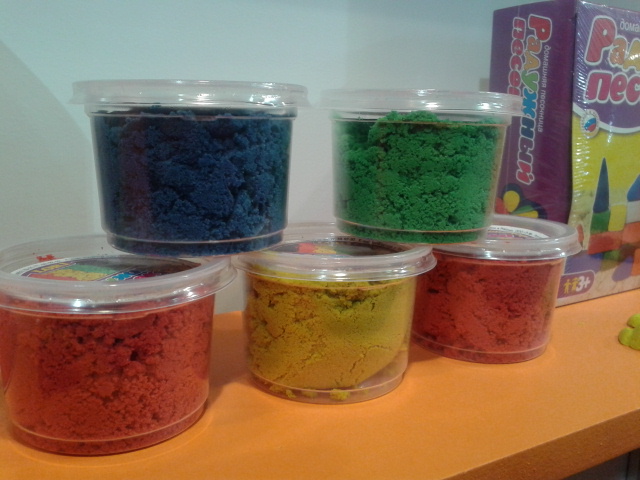 Цветной песок - как пластилин