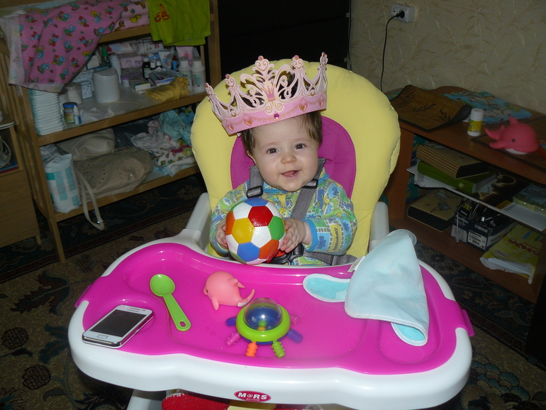 Нашему солнышку сегодня семь месяцев!!!