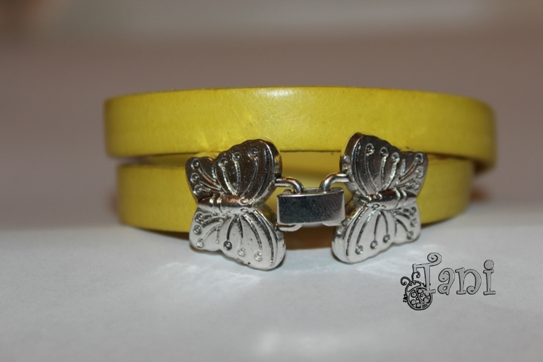 Браслетик "Желтая бабочка"