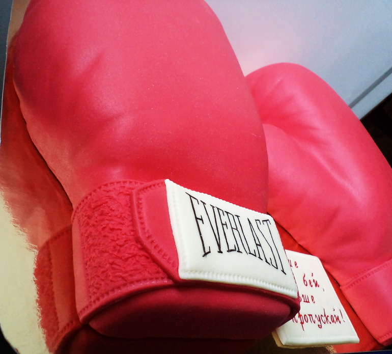 Боксерские перчатки