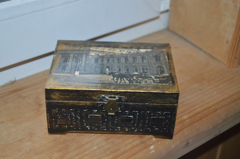 Ну мой малюсенький опыт декупажа