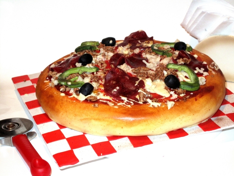 Пиццу заказывали?))))