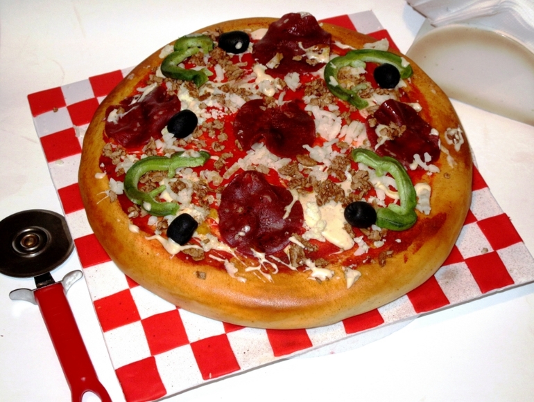 Пиццу заказывали?))))