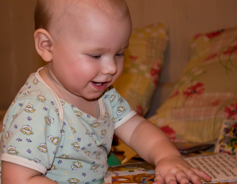 Юная помошница)))