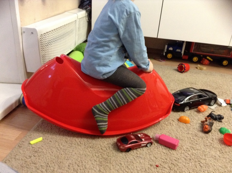 Скидка на детский стул Ингольф, кровать и качели