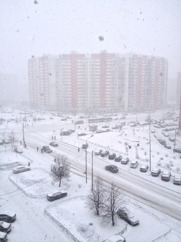 Какой красивый идет снег...