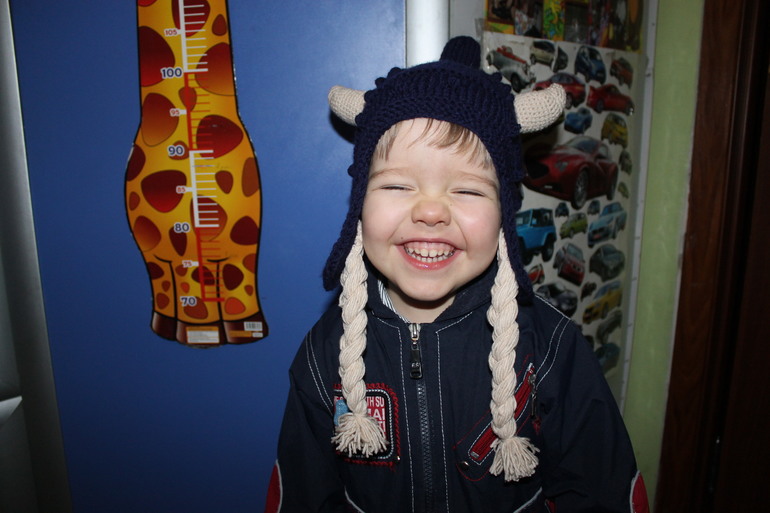 Новая шапочка для моего "ВИКИНГА" )))