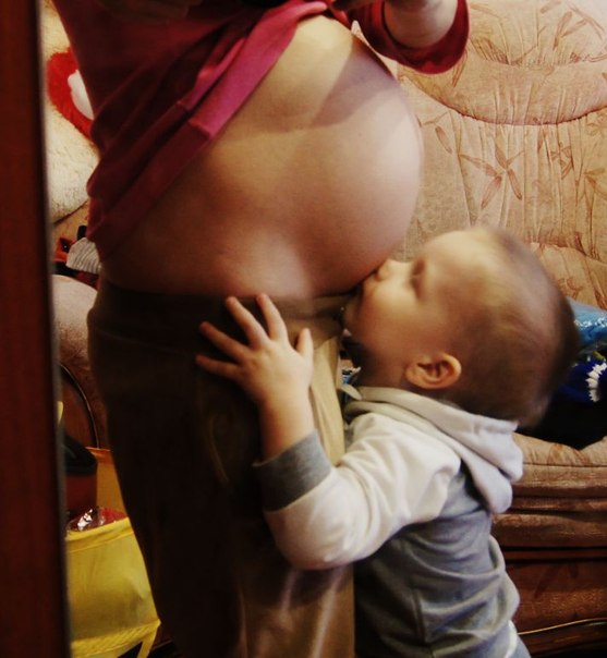 Фотки моих пузов за 2 беременности))