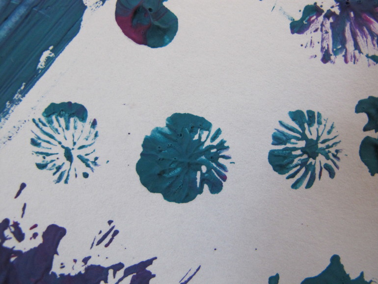 Летнее рисование подручными материалами