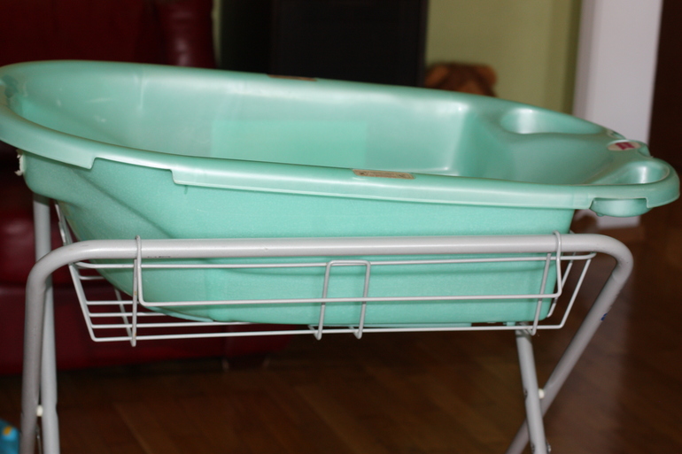 Продам ванночку с подставкой OK Baby 1000р в подарок пеленальная доска