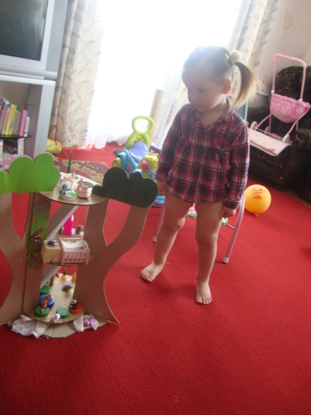 Дом на дереве. Картон