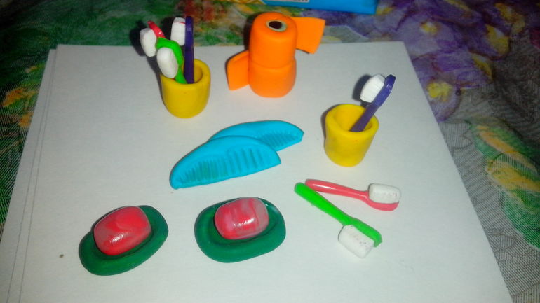 Миниатюрки для кукольного домика