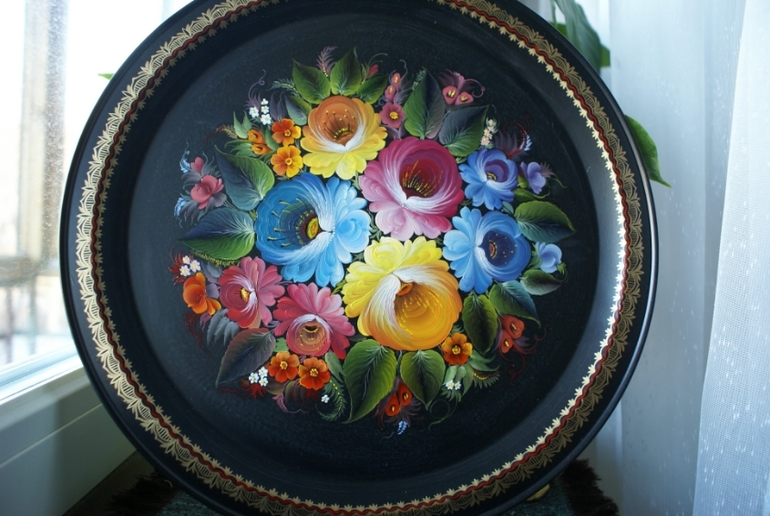 Есть Красота, что однажды в столетье Радует нас, зацветая не вдруг.