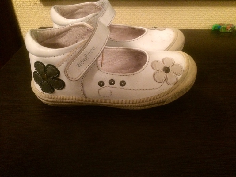 Для девочки 25 размер -16 см по стельке-700 р.