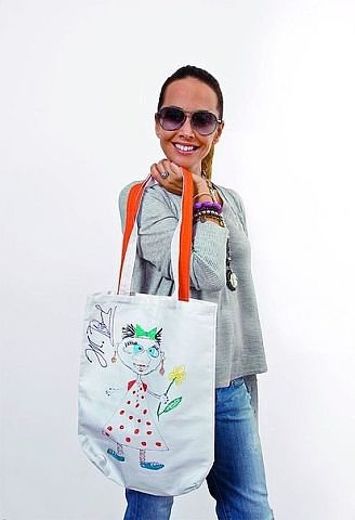 Красавица, умница и вообще приятная во всех отношениях девушка)...