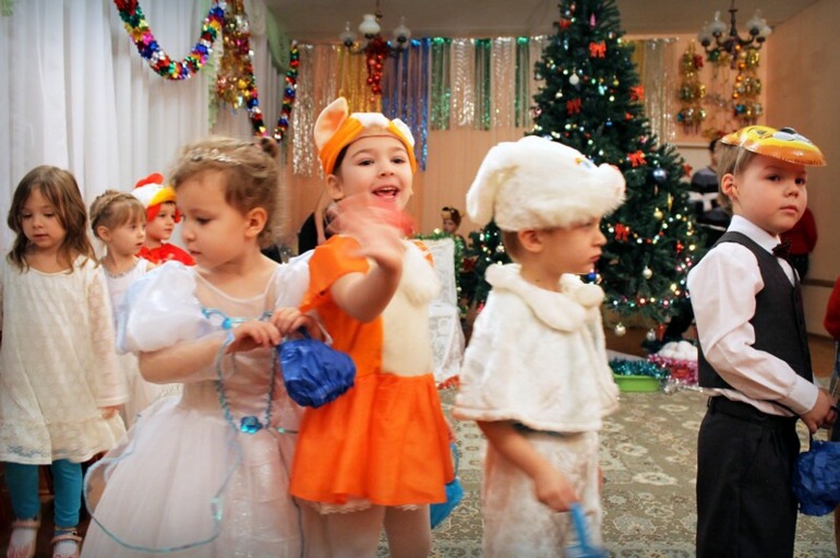 Новогодний праздник в детском саду и первая роль в спектакле! :)
