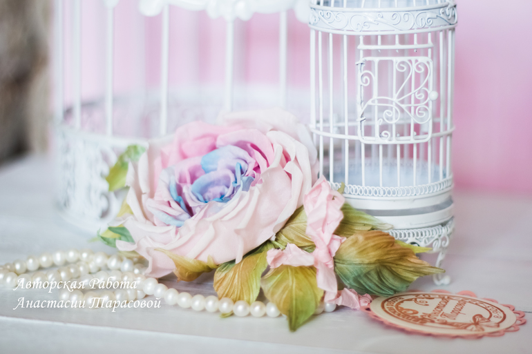 Роза "Аврора"