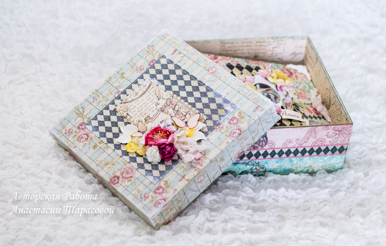 Альбом "Алиса в стране чудес"