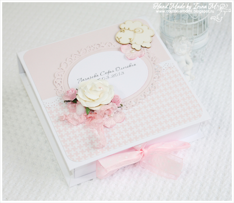 Коробочка воспоминаний мамы и малышки Софьи.