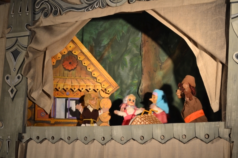 театр кукол папы Карло.
