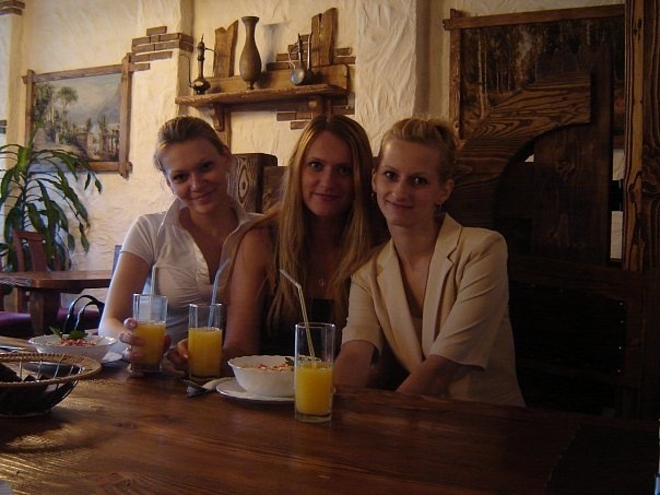 Подруженьки...