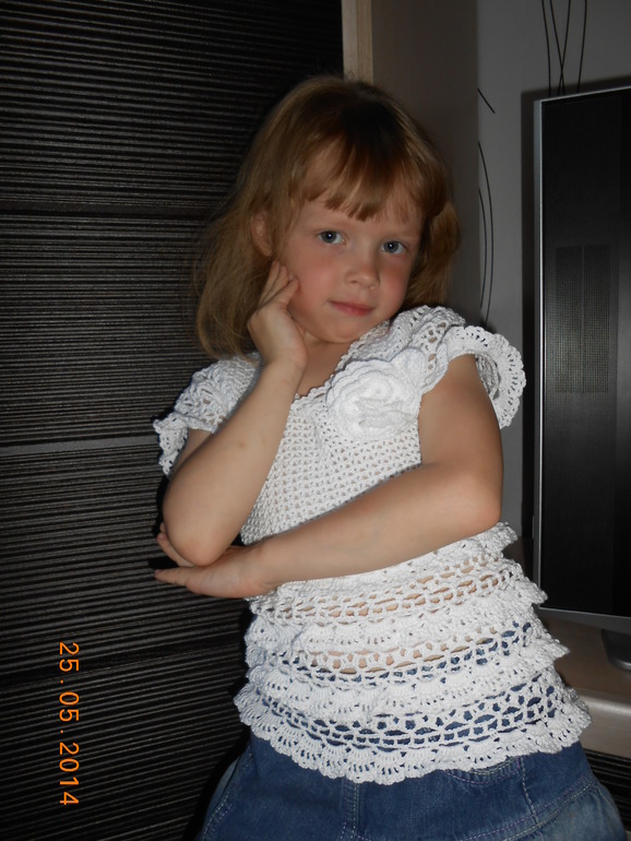 Белая кофточка