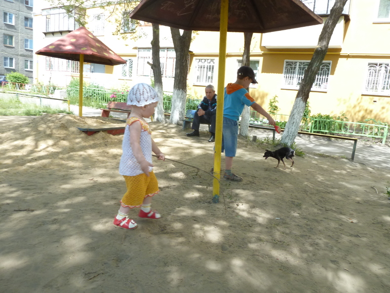 Мы вчера ходили в гости))