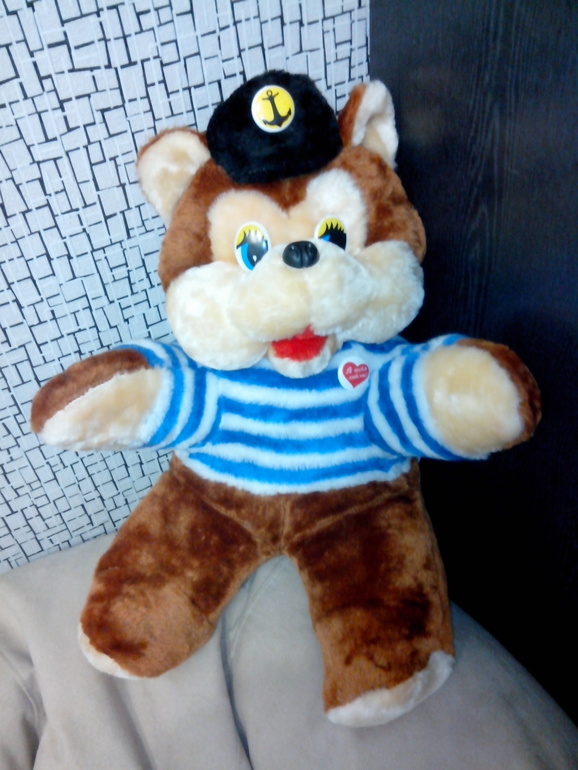 вот и начались ненужные подарки)))))