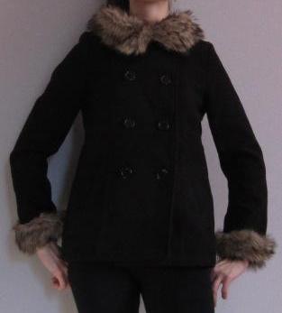 Пальто для девочки, весна/осень,  цена 1300 руб., р-р 140 и 152
