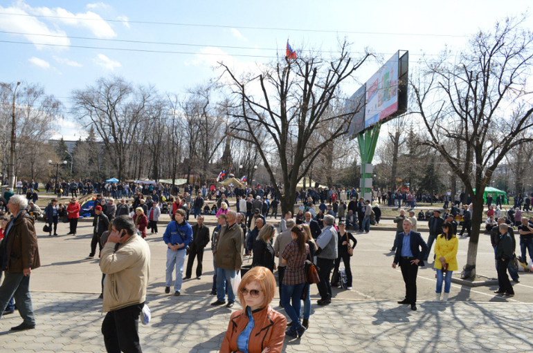 Луганск 9.04.2014г.Очень много фото!