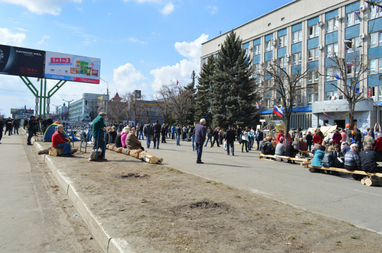 Луганск 9.04.2014г.Очень много фото!