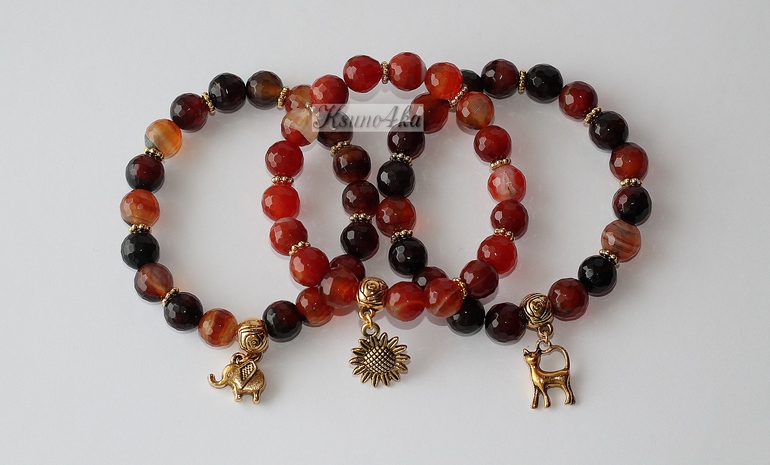 И я туда же)  Браслеты и закладочка...