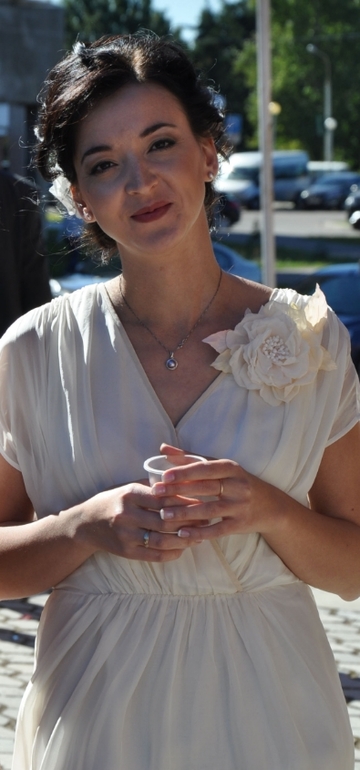 А вот и моя невеста в моих розочках