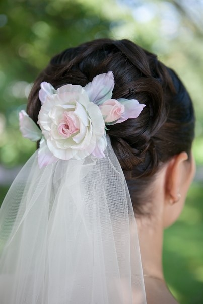 Цветы из шелка..еще парочка работ  и фото невесты