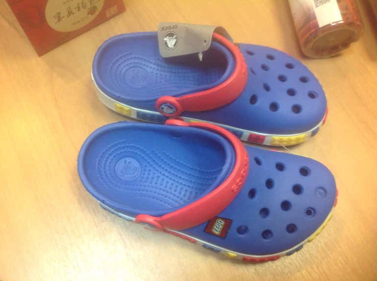 Хваст кроксы. Последний самолет карго