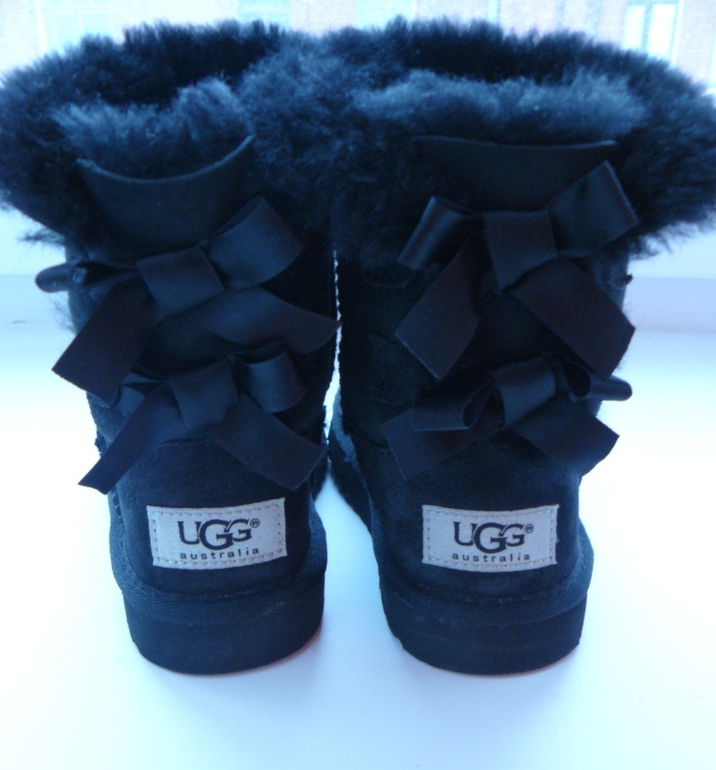 Ugg Оригинал р 25 Цена 2000!!! Почта за мой счет!!!
