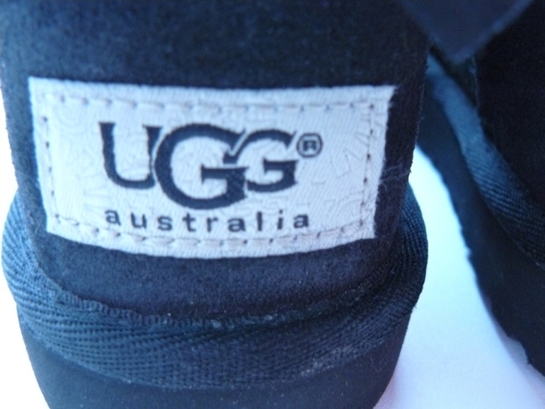 Ugg Оригинал р 25 Цена 2000!!! Почта за мой счет!!!