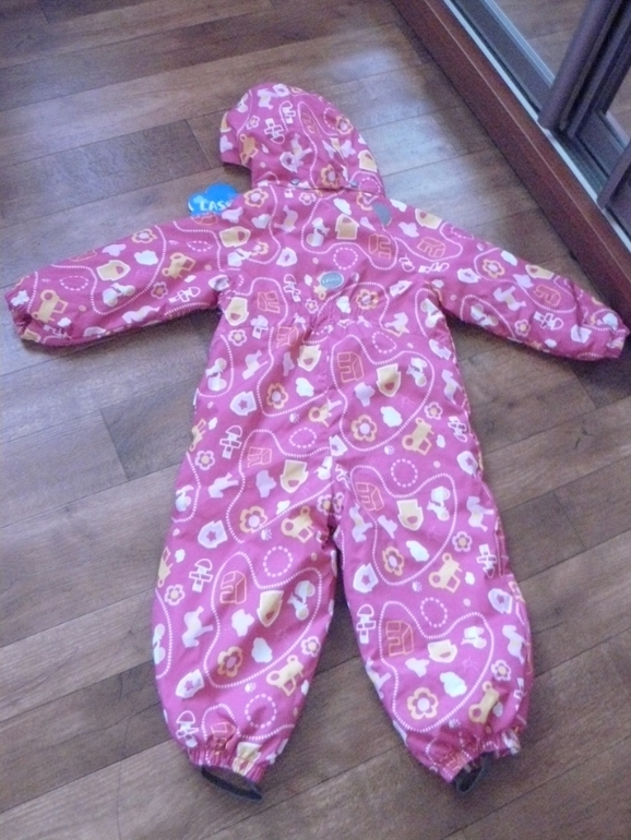 Комбинезон Lassie р92+ Новый и Шапка Lassie новый Цена 1800!!! Почта за мой счет!!!