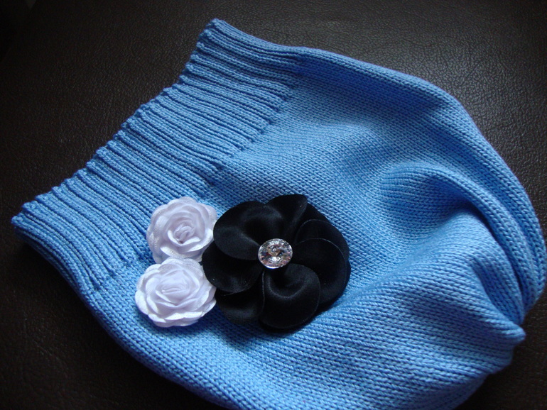 Весенние шапочки из хлопка.