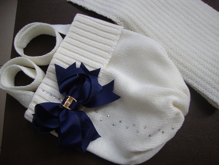 Синее на белом